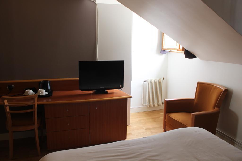 Hotel Metropolitain Paris Room photo